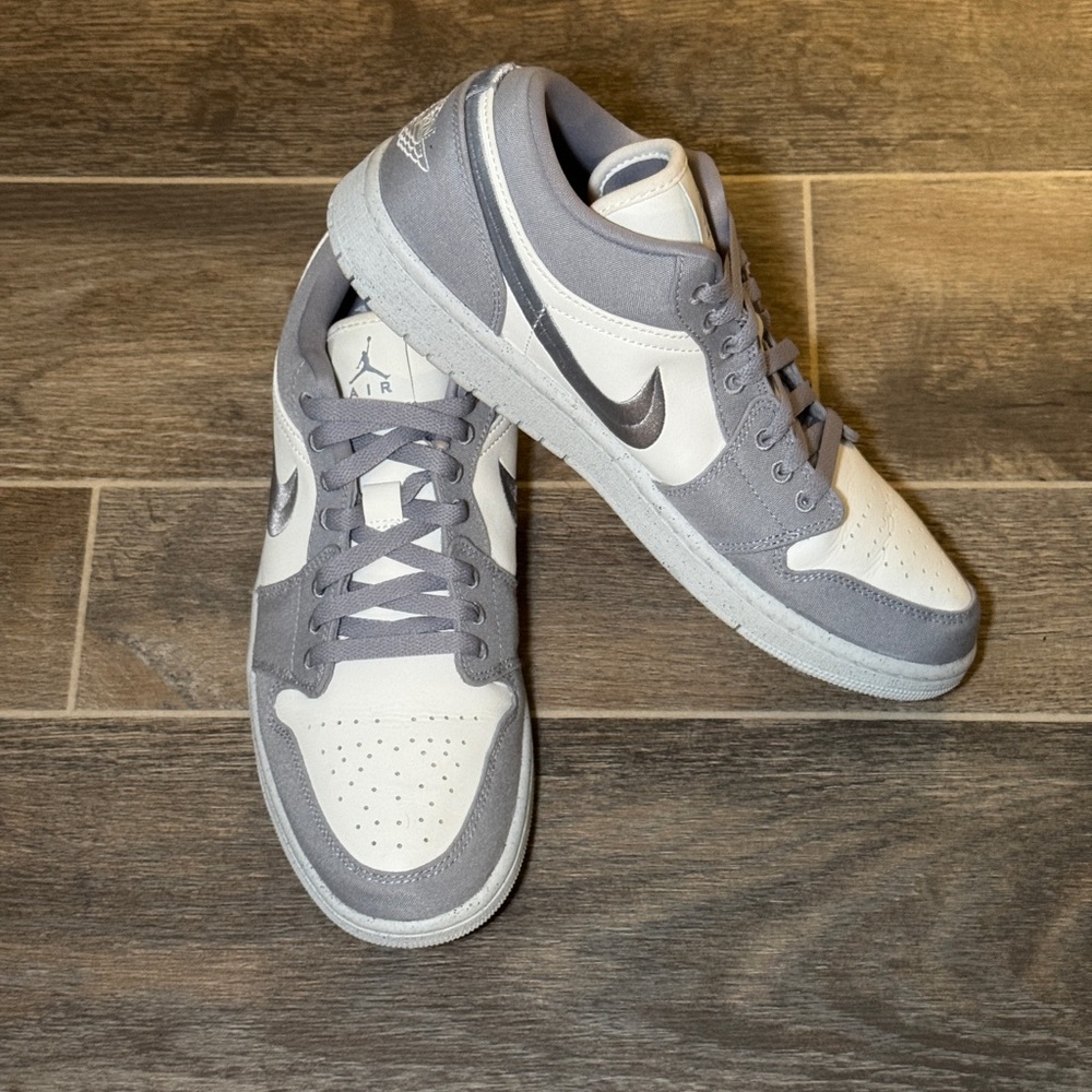 Nike Air Jordan 1 Low in Gray and White